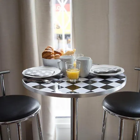 Photo Face Au Parc Des Expositions 아파트